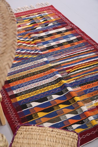 Alfombra Taznakht Kilim 3,7 x 6,5 pies - Alfombra Picasso - Alfombra marroquí - Alfombra bereber de colección - Imagen 7 de 12