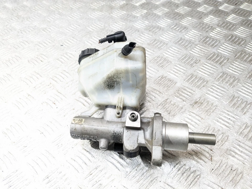 VOLKSWAGEN AMAROK FRENO CILINDRO MAESTRO Y BOTELLA 2.0 BITDI DIÉSEL 2H MK1 2013 Foto 4 de 4