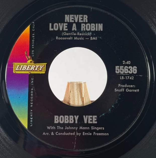 BOBBY VEE - YESTERDAY AND YOU / NEVER LOVE A ROBIN—VG+ - Image 2 of 4