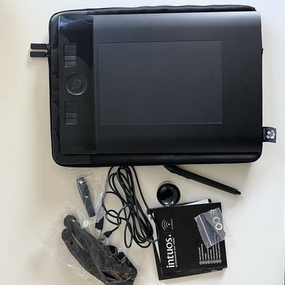 Wacom Intuos 4 Wireless Professional Pen Tablet PTK540WL w/ Pen & Holder & Cable
