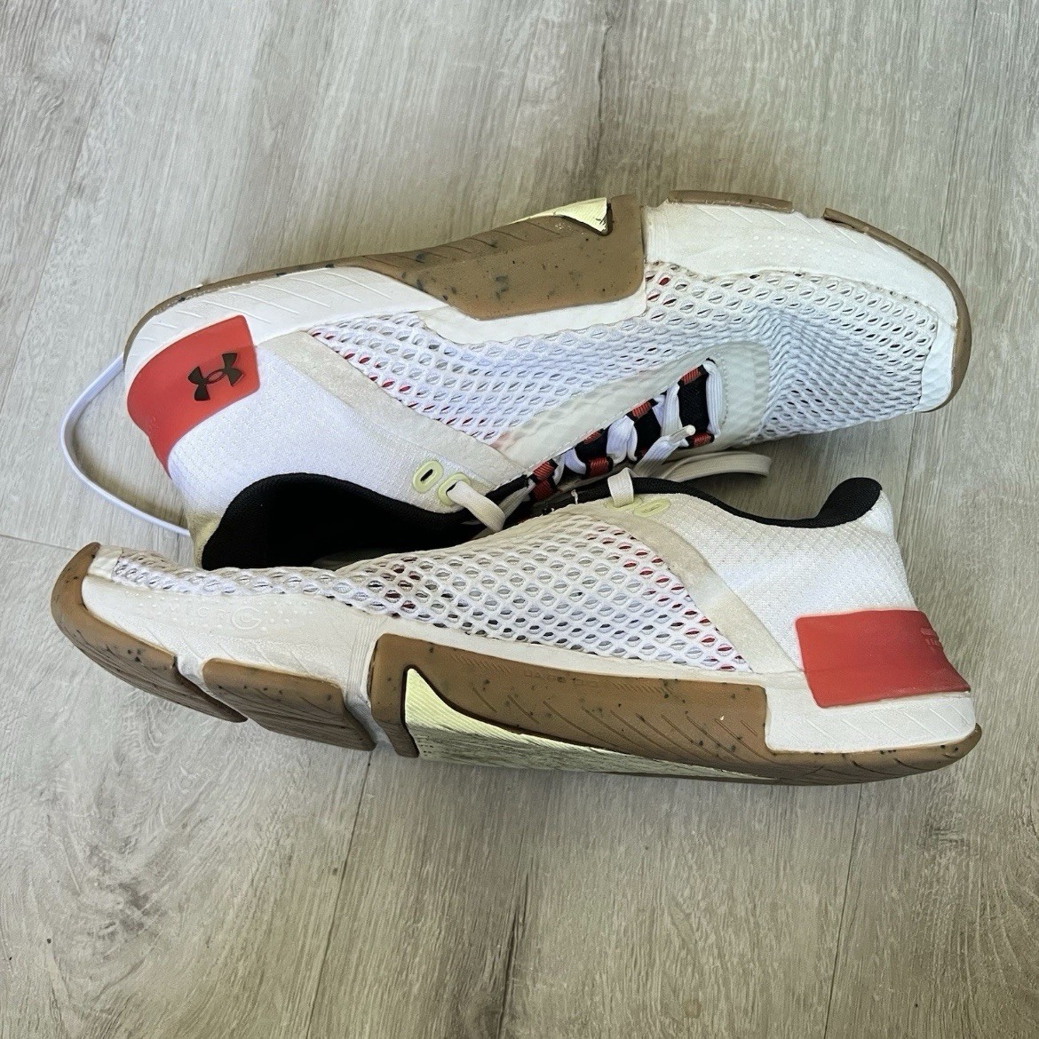 Under Armour TriBase Reign 4 Mens 9 Training Shoes White Red Gum Sneakers thumbnail 4