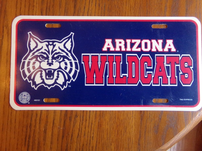 "ARIZONA WILDCATS" NCAA Basketball Souvenir Blue Plastic License Plate NWT $10