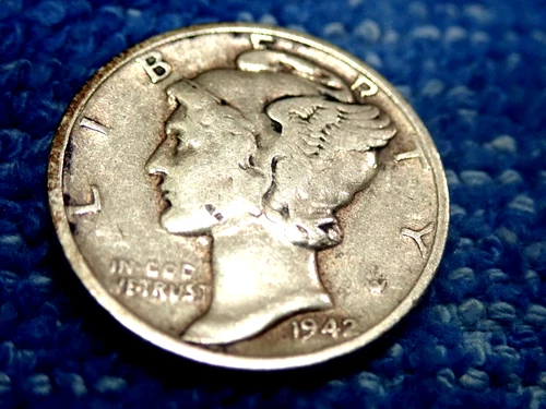 SILVER  MERCURY DIME: SCARCE 1942-P IN FINE CONDITION!