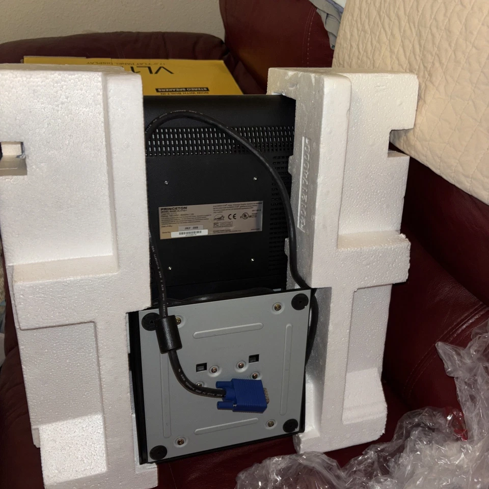 NEW Vintage Princeton Digital VL1715 Full 90 Tilt 17" Flat Panel Display Screen - Image 4 of 4