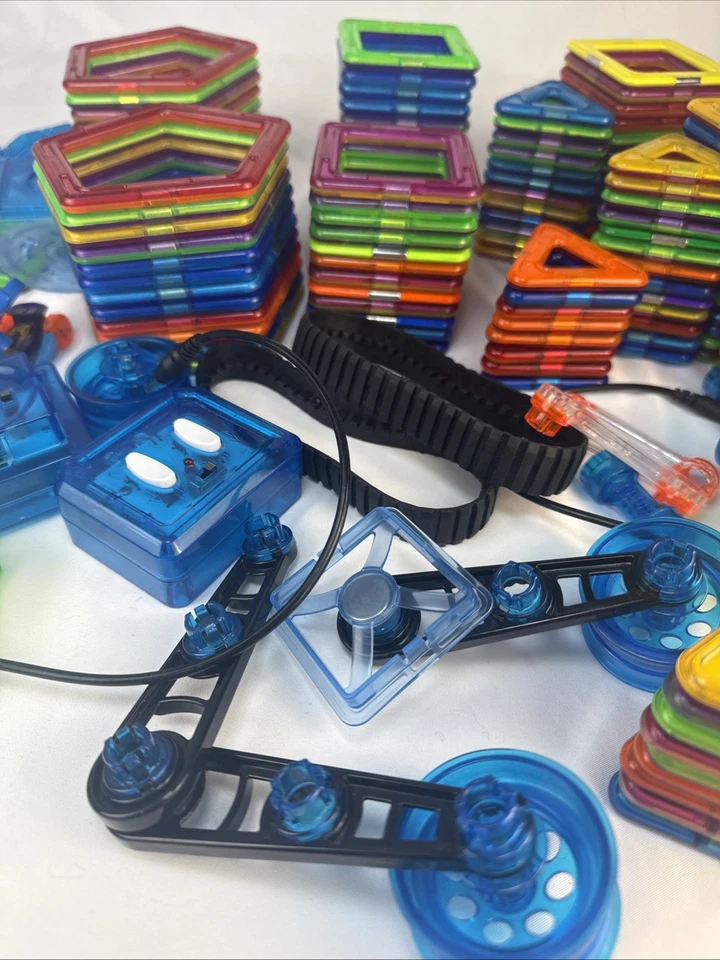 LOT Magformers Magnetic Tile Blocks 167 pieces. - Image 3 of 4