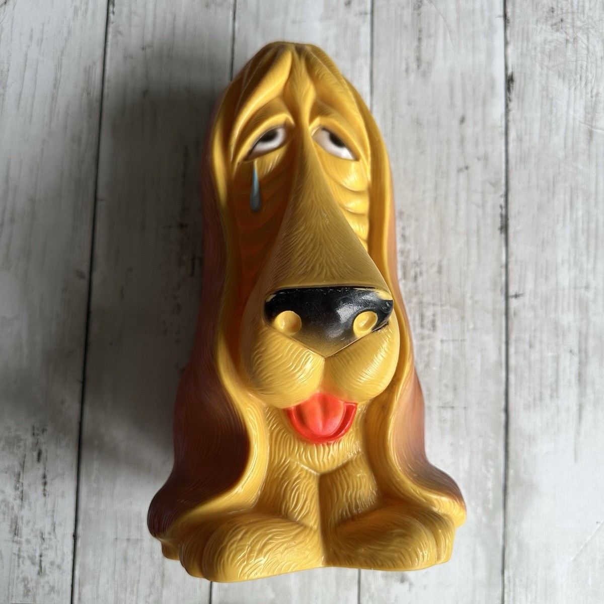 VINTAGE BASSET HOUND AXLE ROD SAD DOG PIGGY BABK WITH PLUG 1971 MY