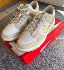 Nike Dunk Low ESS Trend Phantom/Metallic Gold...