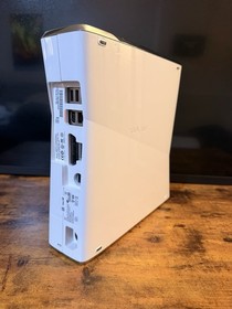 WHITE Trinity Xbox 360 Slim 320GB HDD with cords And 3 Games! (read description)