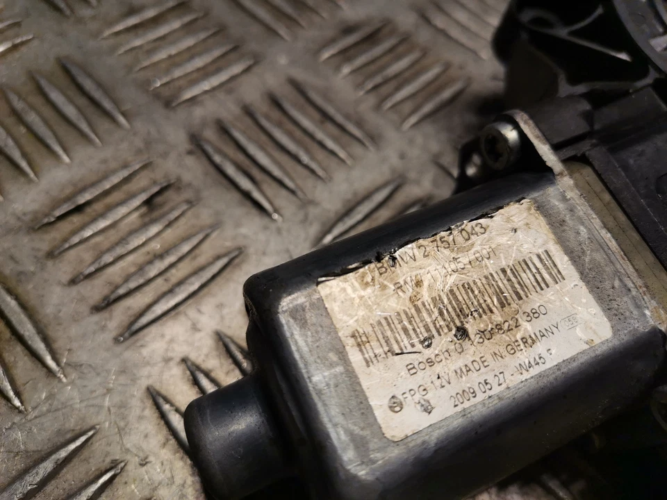 MINI COOPER R56 Front Left Door Window Regulator Motor 2757043 - Image 4 of 4