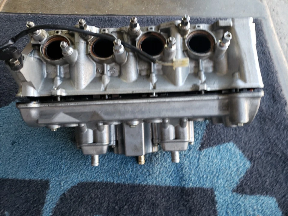 2003-2004 HONDA CBR600RR OEM ENGINE CYLINDER HEAD CAMSHAFTS VALVES 12010-MEE-000 - Image 4 of 4