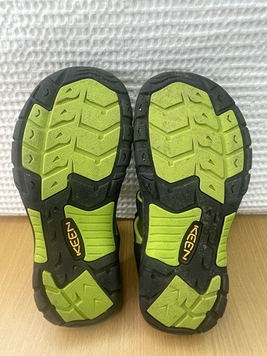 Keen Newport H2 Waterproof Sandals Youth Size 6 Black Green Hiking Sandals - Picture 10 of 10