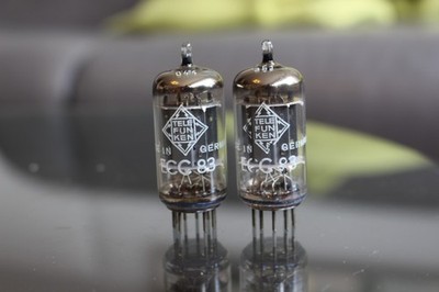 2 gepaarte Telefunken Röhren ECC83 / 12AX7, neuwertig geprüft, smooth plates (i)