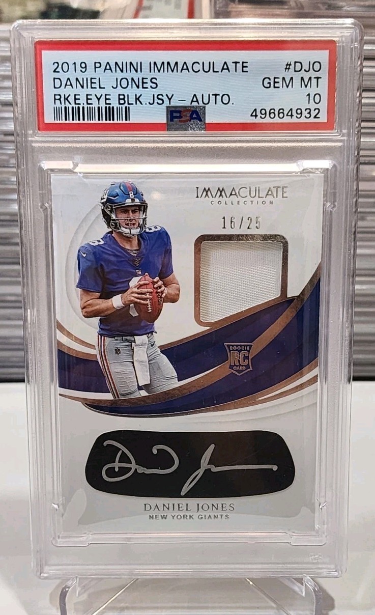 Daniel Jones Panini Immaculate Rookie Eye Black Jersey #DJO Autograph