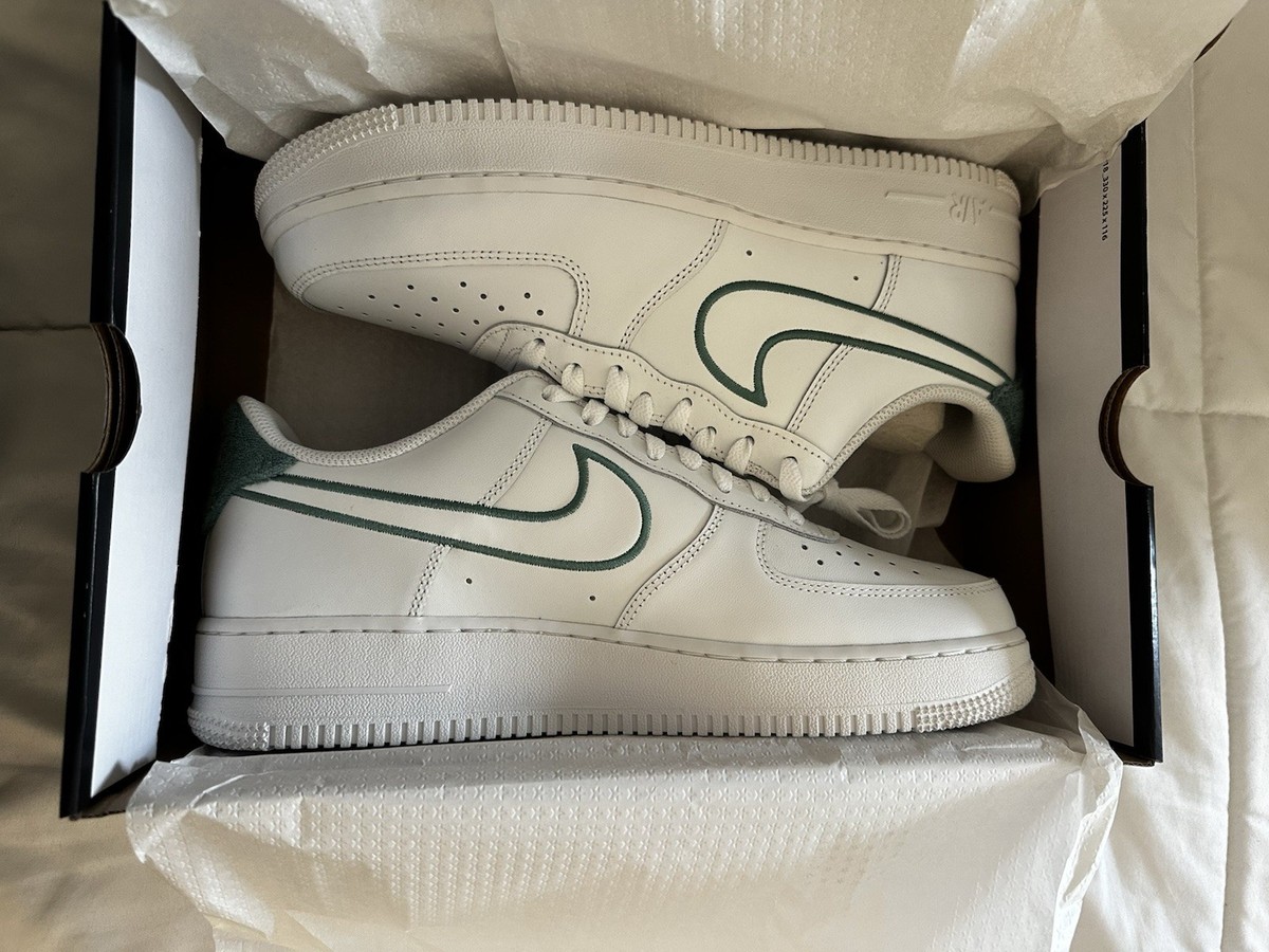 Size 10 - Nike Air Force 1 \'07 Low Triple White Nike Nike Air Force 1 07 Triple White Womens low 10 US 8.5  main image 3