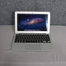 Apple MacBook Air 11,6 pollici Intel Core i5 4 GB di RAM modello A1370