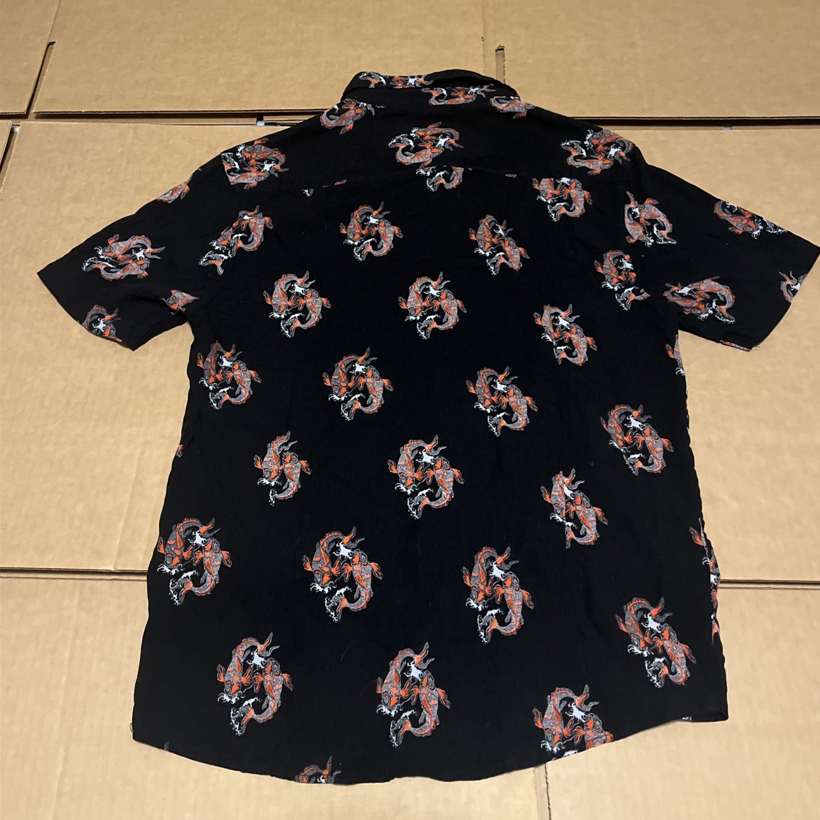 Super Massive MEDIUM Casual Button Down Short-Sle… - image 4