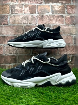 Adidas Ozweego EH1200 Turnschuhe Herren UK 10,5 schwarz weiß Low Top Lifestyle Schuhe