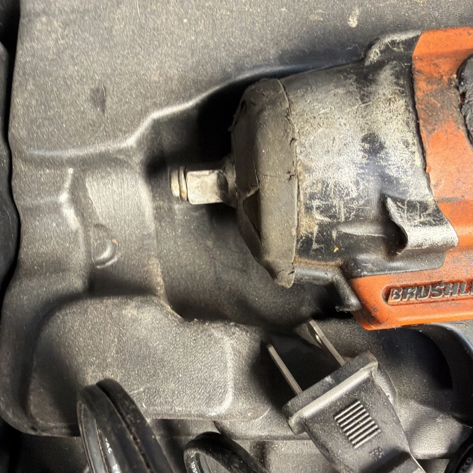 Matco Tools MCL2038HIW 3/8”Dr 20V Cordless Brushless Hi Power Impact Wrench Kit - Image 4 of 4