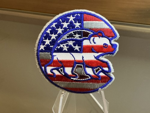 🇺🇸ROT WEISS BLAU ⚾️Stil Chicago Cubs Aufnäher, unglaubliches Verkaufsangebot war Ret $11 - Bild 1 von 2