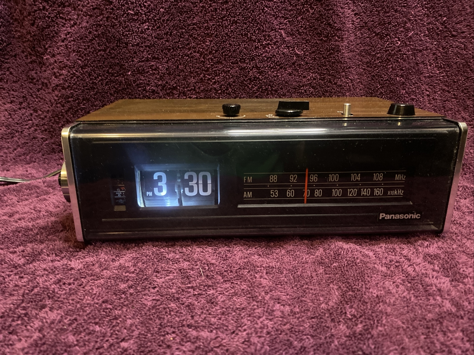 Vintage Panasonic Flip Clock Model RC6234 AM/FM Radio Wood Grain