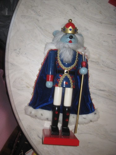 15" Mouse King Nutcracker Wooden Soldier Blue Faux Fur Robe Red Crown - Picture 2 of 9