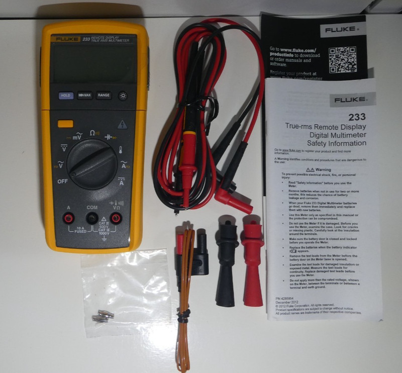 Fluke 233 True-RMS Digital Multimeter with Remote Display