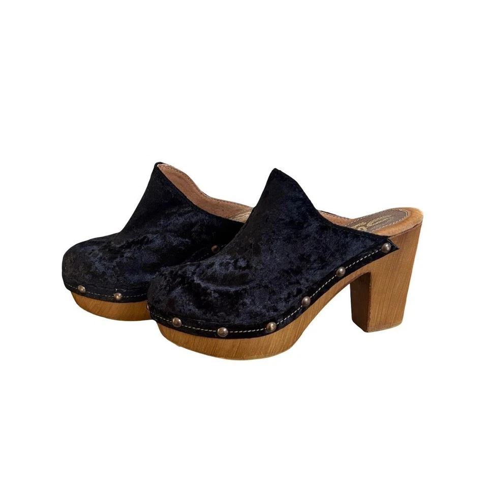 MADE IN ITALY BLACK VELVET STUDDED CLOGS SANDALS BY SBICCA US 9/EURO 40 - Image 3 of 4