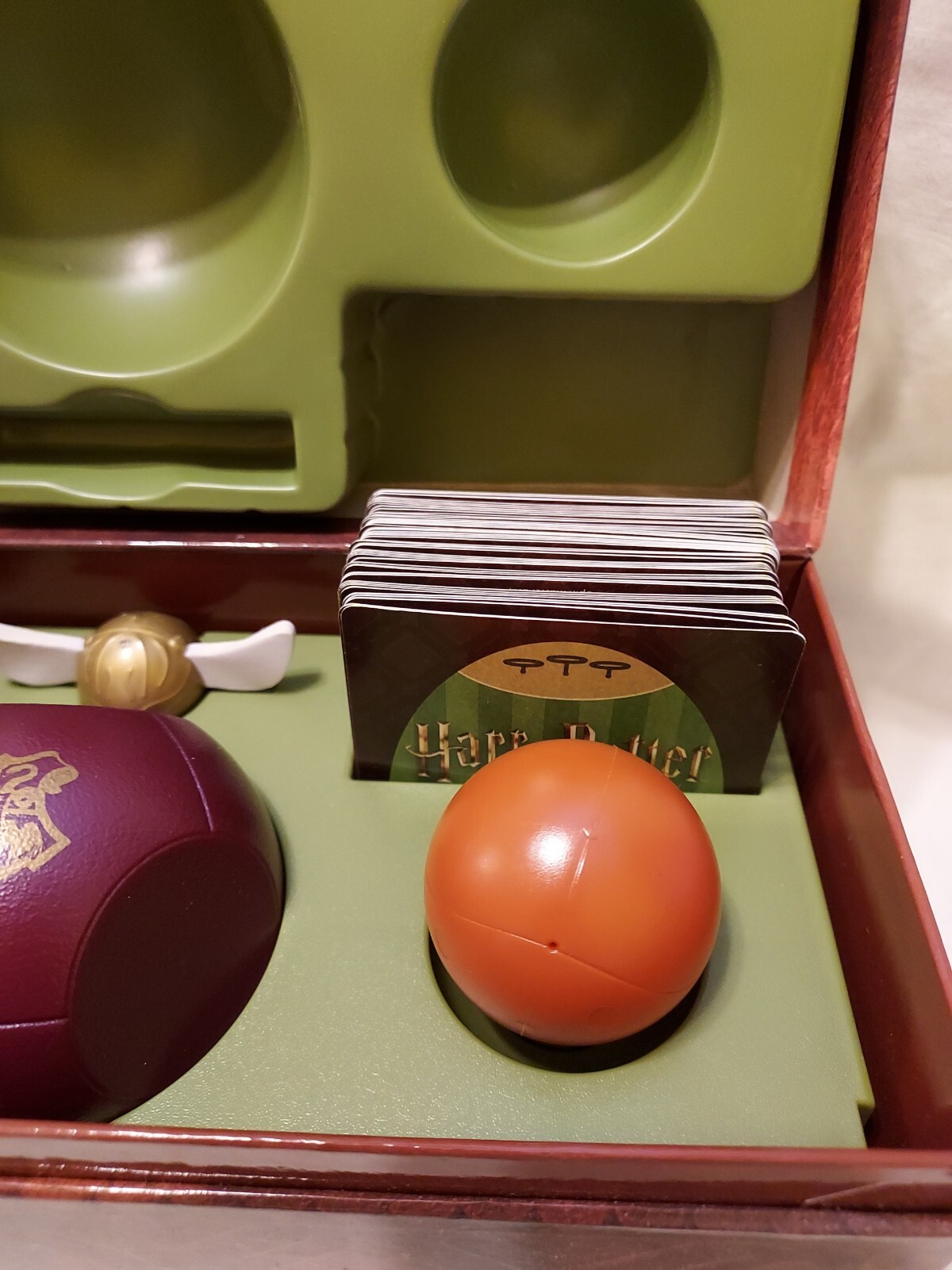 Harry Potter "Catch The Golden Snitch" A Quidditch Board Game Complete