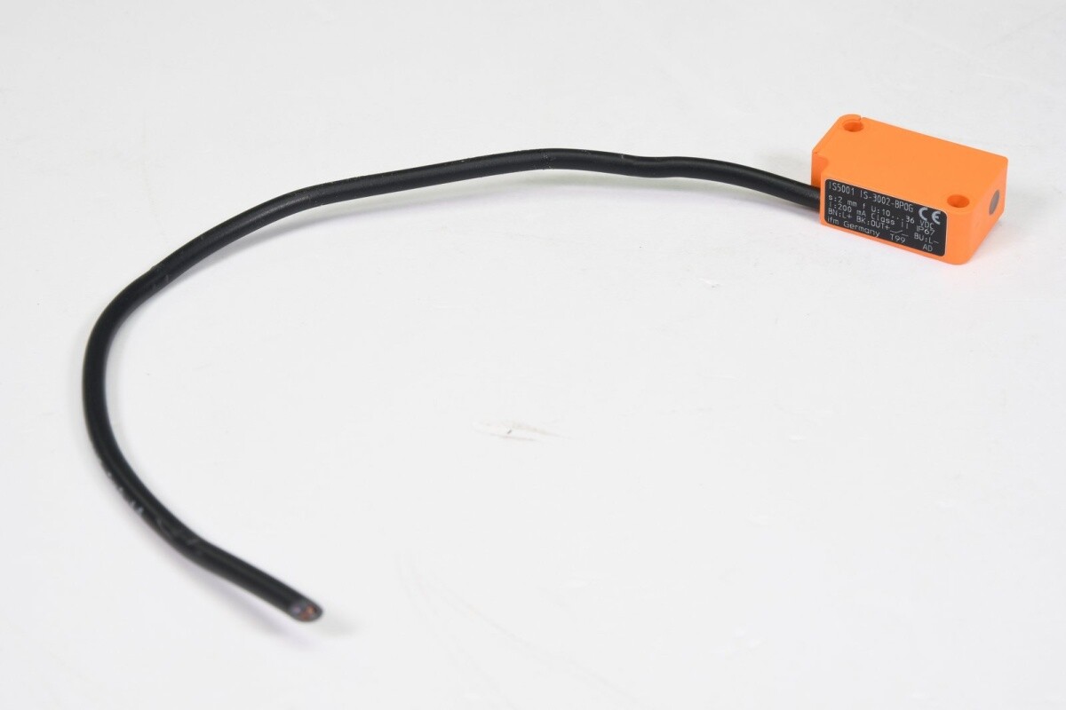 IFM IS5001, IS-3302-BP0G, Inductive sensor