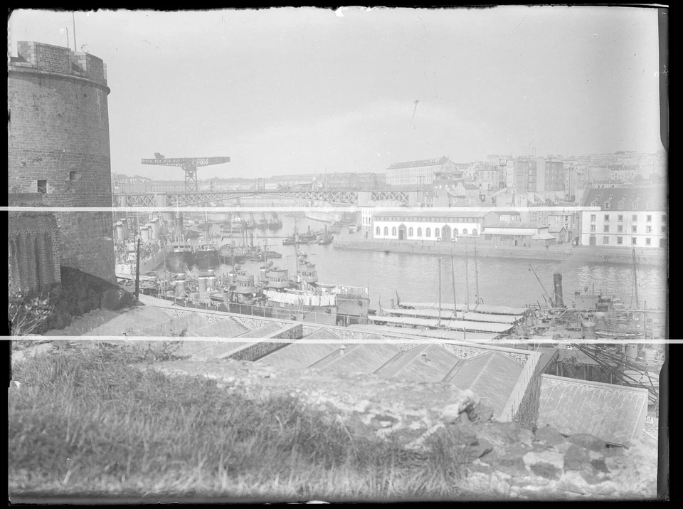 5. LA RADE DE BREST PLAQUE ORIGINALE( traits antie copie ) - Photo 1/1