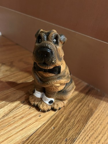 SHAR PEI COMPOSITE OR RESIN FIGURE DOG 5”