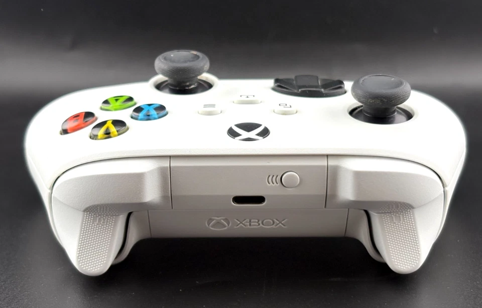 Official Xbox Series X & S Wireless Controller - Robot white - Image 4 of 4