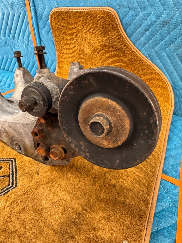 1989-1991 CHRYSLER TC MASERATI suporte de montagem gerador com polia fabricante de equipamento original 4323384 - Imagem 3 de 4