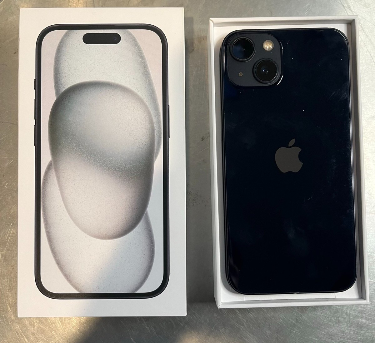 iPhone 13 ミッドナイト 128 GB Amazon.com: Apple iPhone 13, 128GB, Midnight - Unlocked