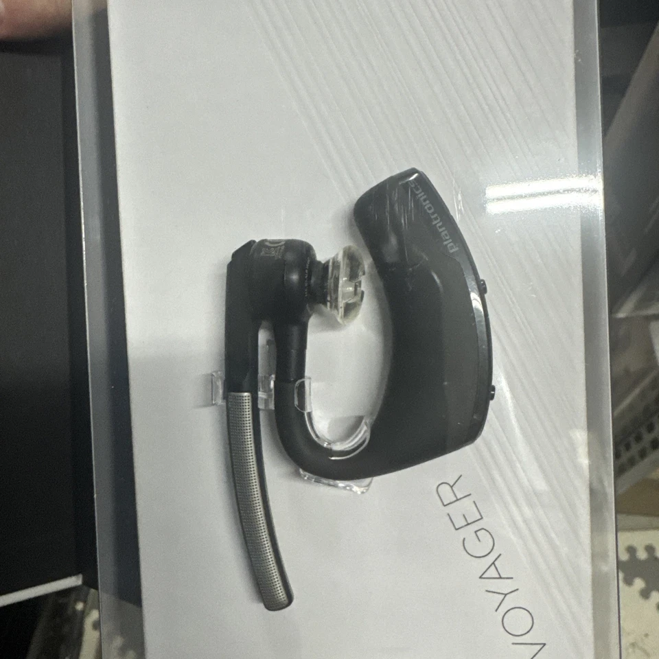 Plantronics Voyager 5220 Wireless Bluetooth Headset - BLACK - - Image 4 of 4