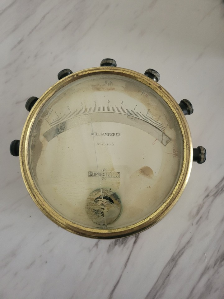 A stunning brass electrical measuring instrument from the 1920s — steampunk aesthetic meets actual pre-digital engineering history.