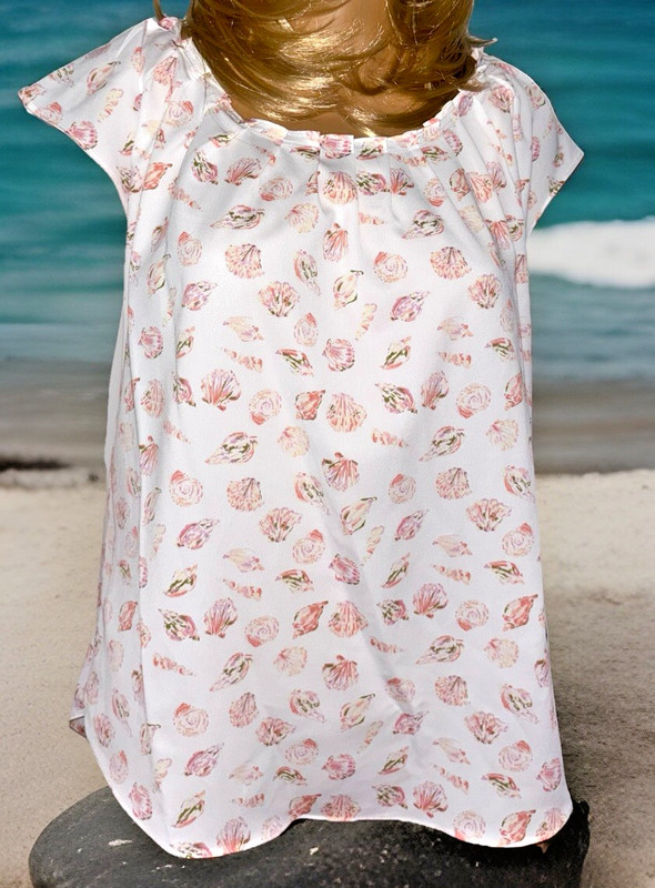Woman’s White Seashell Blouse Size S NWT By Lauren Conrad Retail $36.00 Cute!