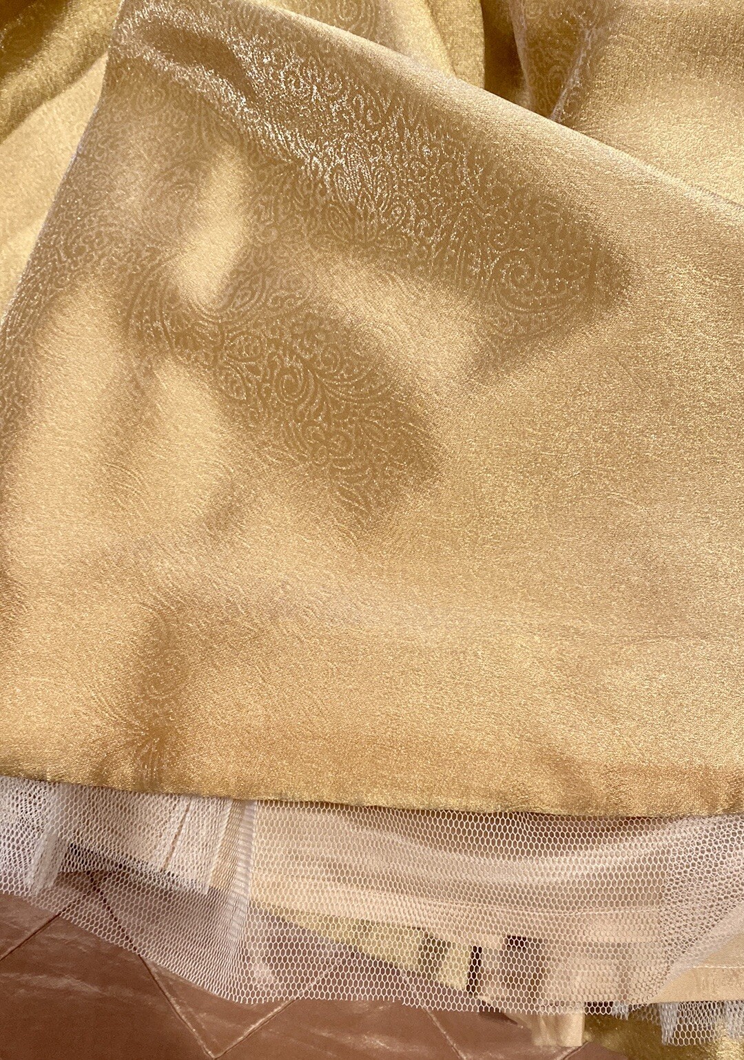 CARMEN MARC VALVO SIGNATURE EVENING GOWN, GOLD FABRIC WITH LARGE SCARF, SIZE 6, image 5
