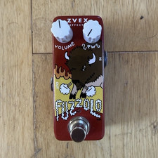 ZVEX Fuzzolo Fuzz Gitarren-Effekt-Pedal mit Box Serial #2285 verpackt TOP 