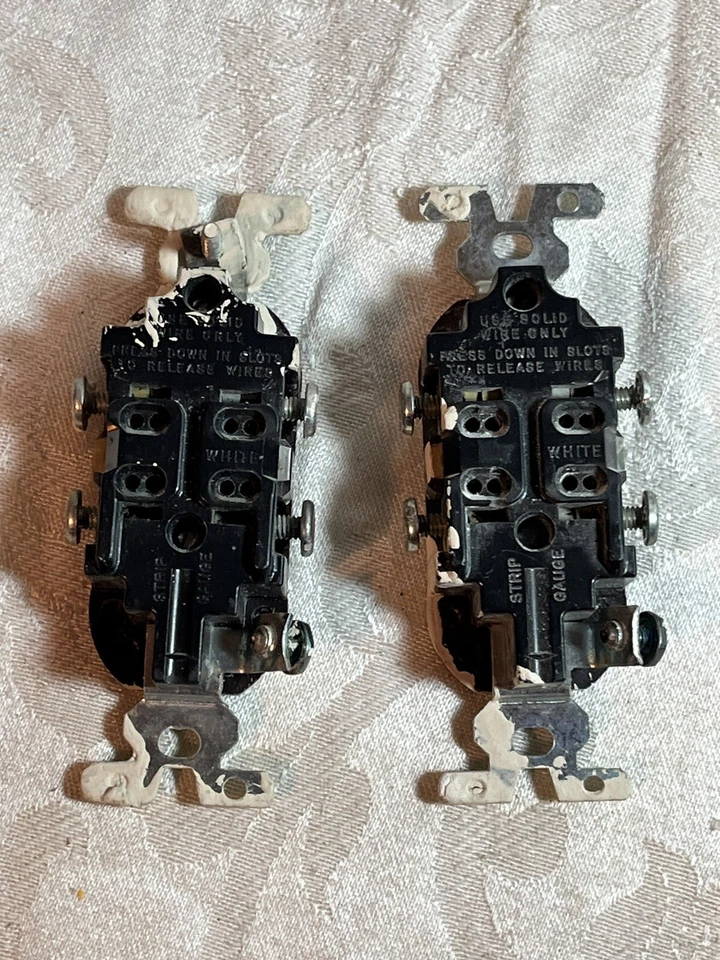 Vintage Duplex Recepticle 15A/125V Side Wire Brown (2) Electric Supplies - Image 3 of 4