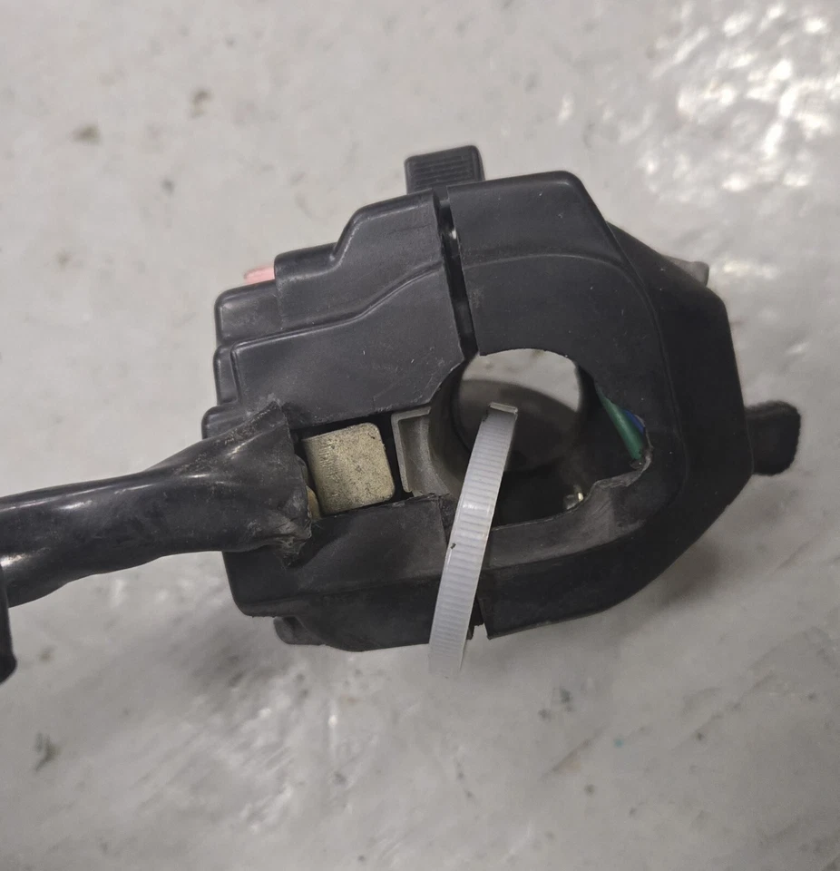 OEM YAMAHA FJ1100 1984-1985 INTERRUPTOR DE MANGO LH 47M-83973-10-00 Foto 3 de 4