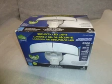 Home Zone ES00618G Mark 3 LED Outdoor Security Light with Motion Sensor - White