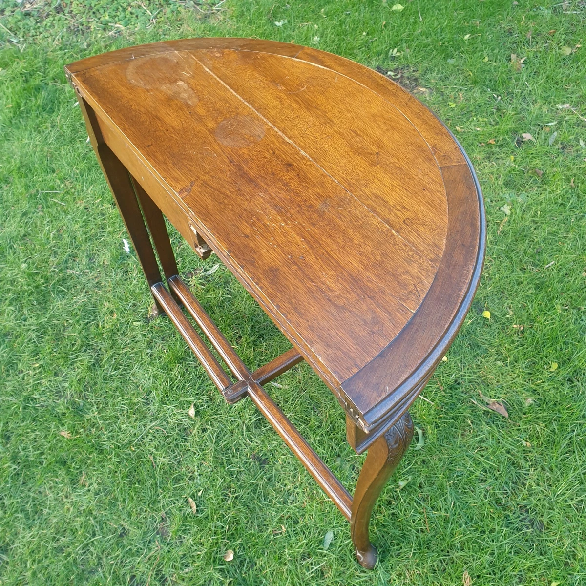 Small round on sale card table
