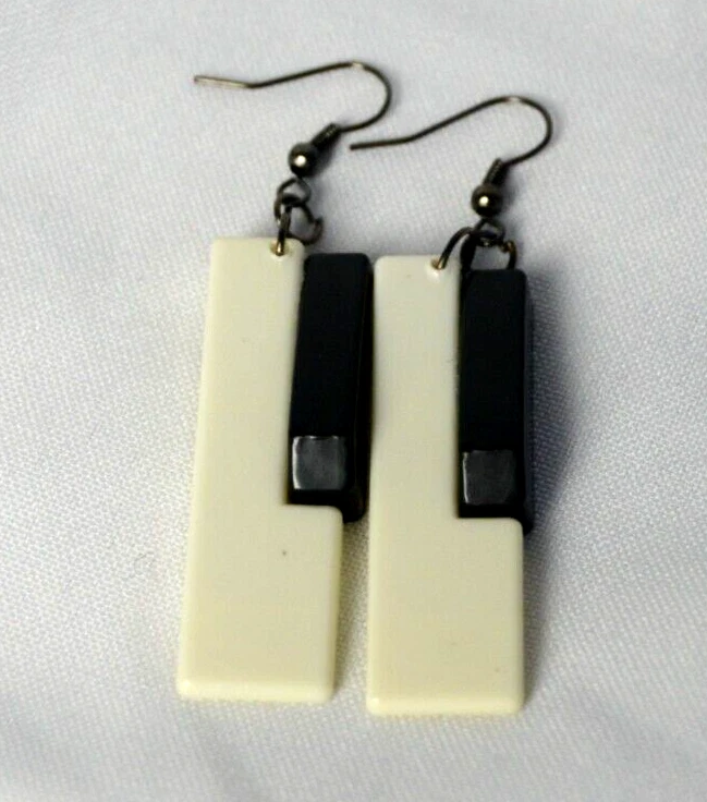 Glow in the Dark Piano Earrings: 3D Printed Piano Keyboards