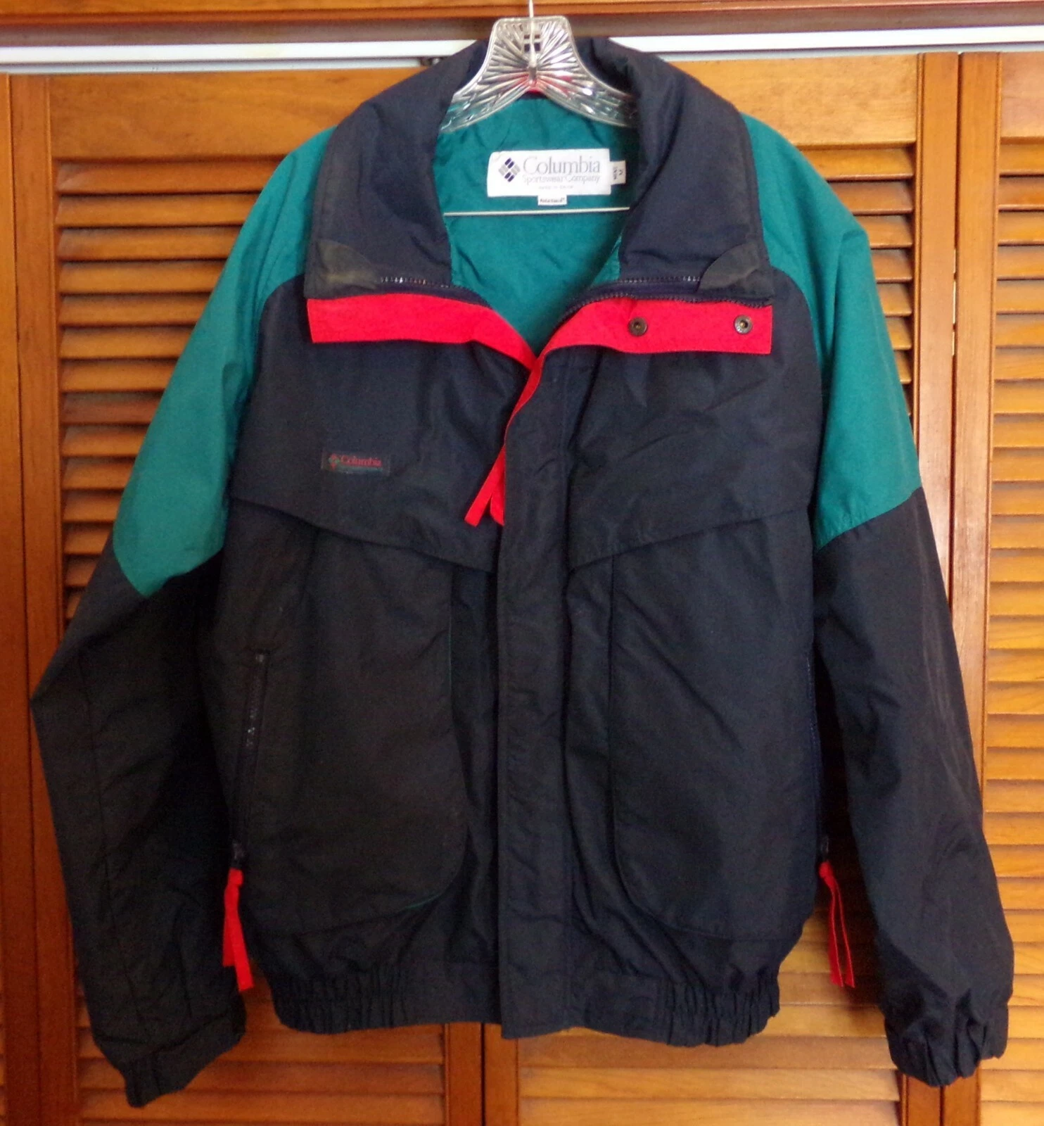 Men's Columbia Shell / Windbreaker Jacket with Radial Sleeve - Size Medium