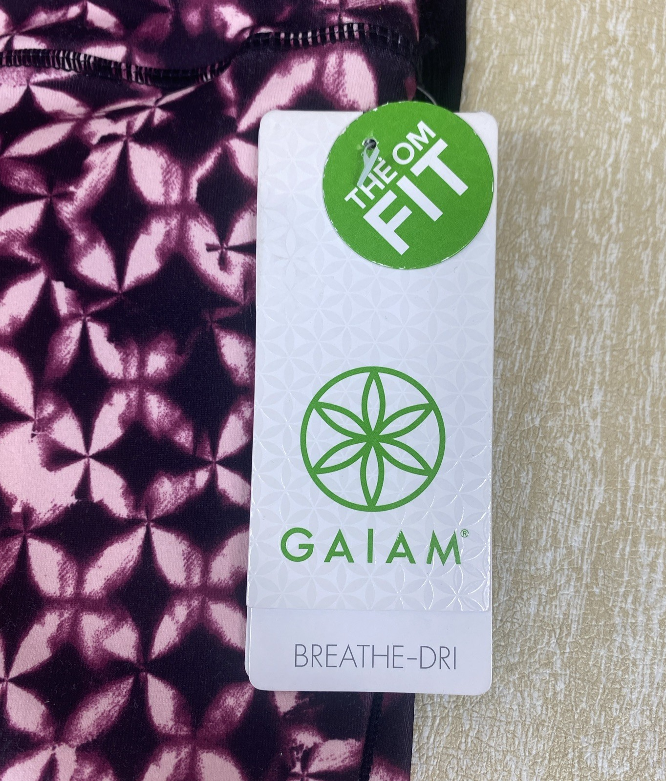 ALTRA Leggings GAIAM OM Yoga Capri nuovi con etichette vita stay put taglia XS