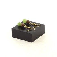 Ohrringe 2 Perlen Peridot + Holz 8 Mm Aus Edelstahl Golden