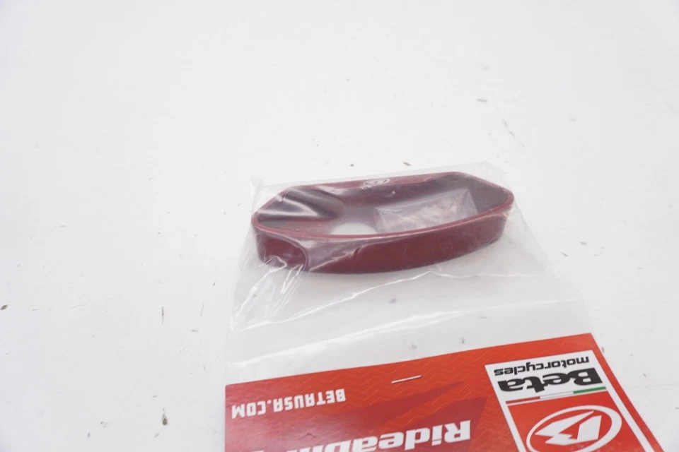 Beta Speedometer Guard Red OEM AB-22239-R M59 — 第 3/4 张图片
