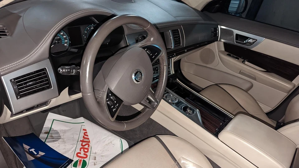 Capô usado serve: 2012 Jaguar Xf XF sem persianas de capô grau A - Imagem 4 de 4