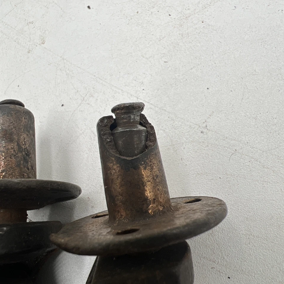 古董脚轮 19 世纪黄铜和铁制家具脚轮组! — 第 2/4 张图片